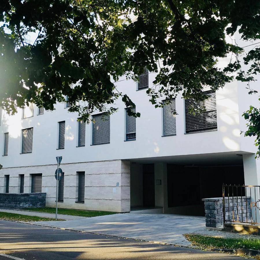 Iris Appartement In Heviz Mit Tiefgarage Und Panoramaaussicht Exterior photo